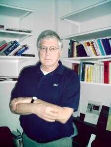 Клаус Беднарц в своем бюро, 2006-й год